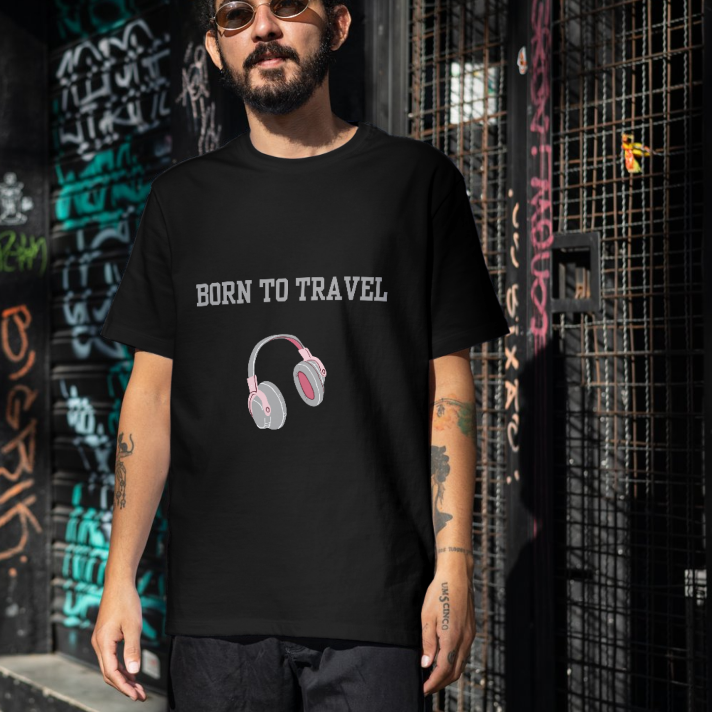 Born to travel headphone Men's travel t-shirt