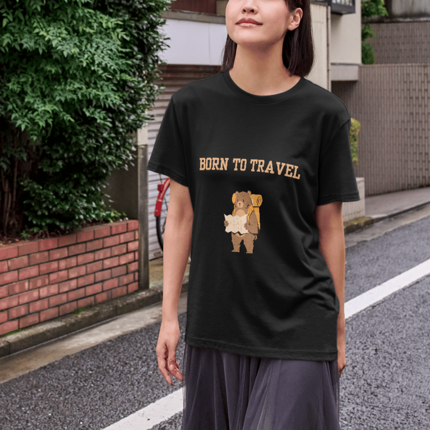 Born to travel bear Women's travel t-shirt