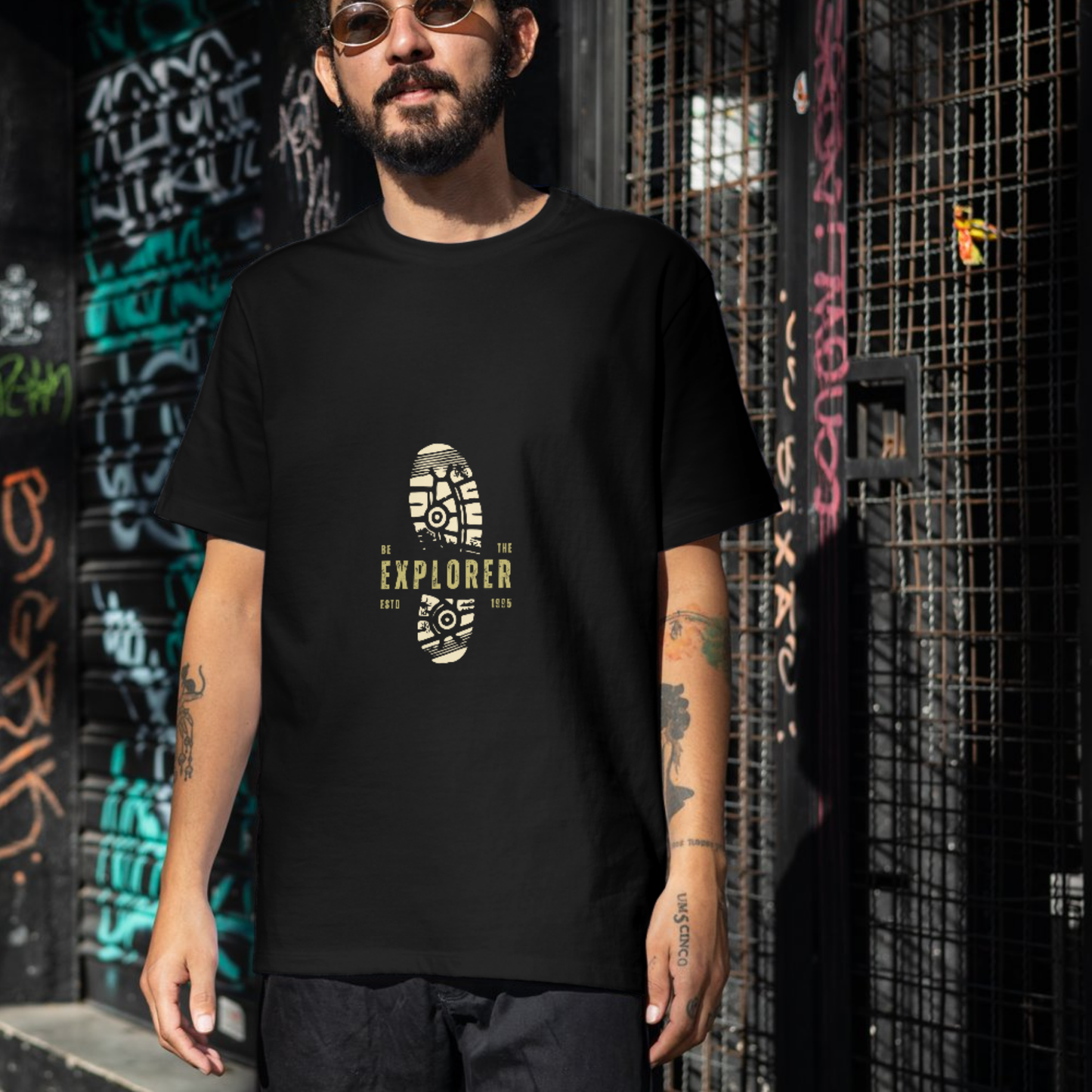 Explorer footprint Men's travel t-shirt