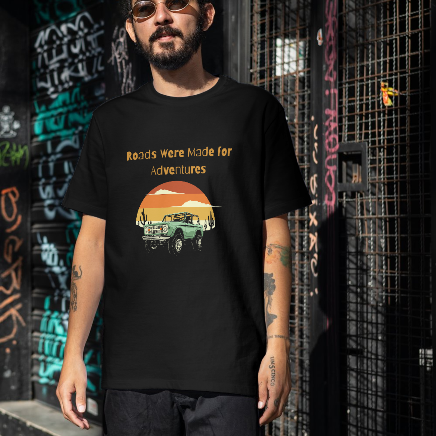 Road were made for adventure, retro Men's travel t-shirt